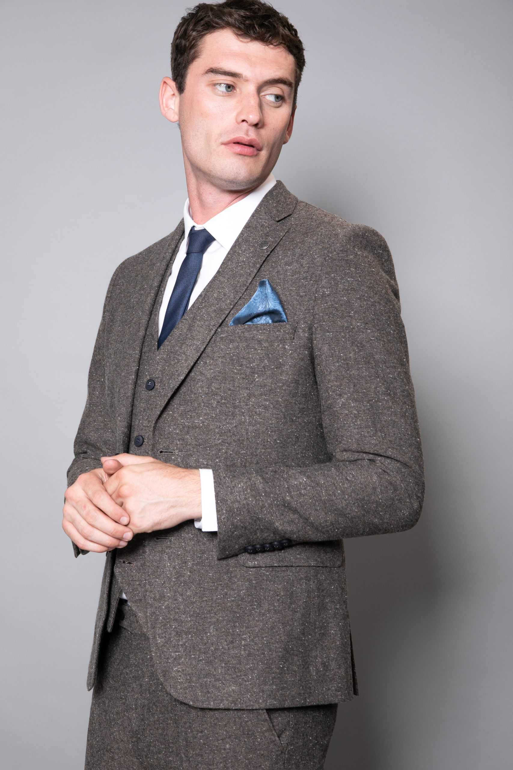 Men's Nines Brown Tweed Blazer & Wiastcoat 2 Piece Set - Image 4
