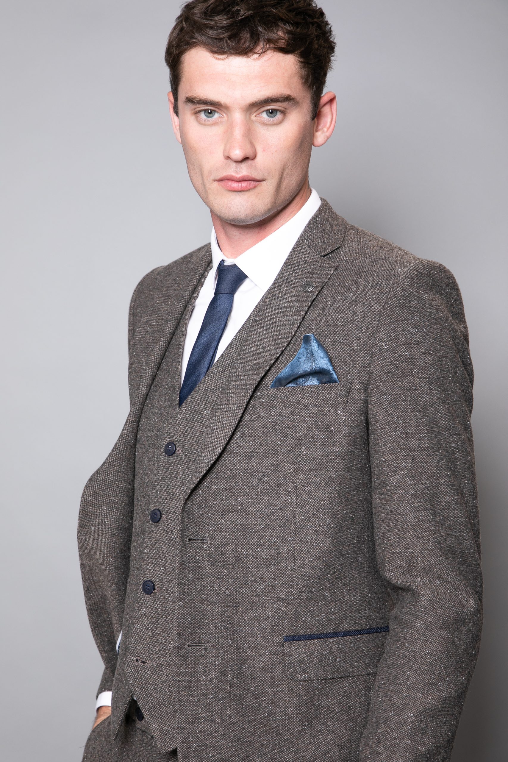 Men's Nines Brown Tweed Blazer & Wiastcoat 2 Piece Set - Image 3