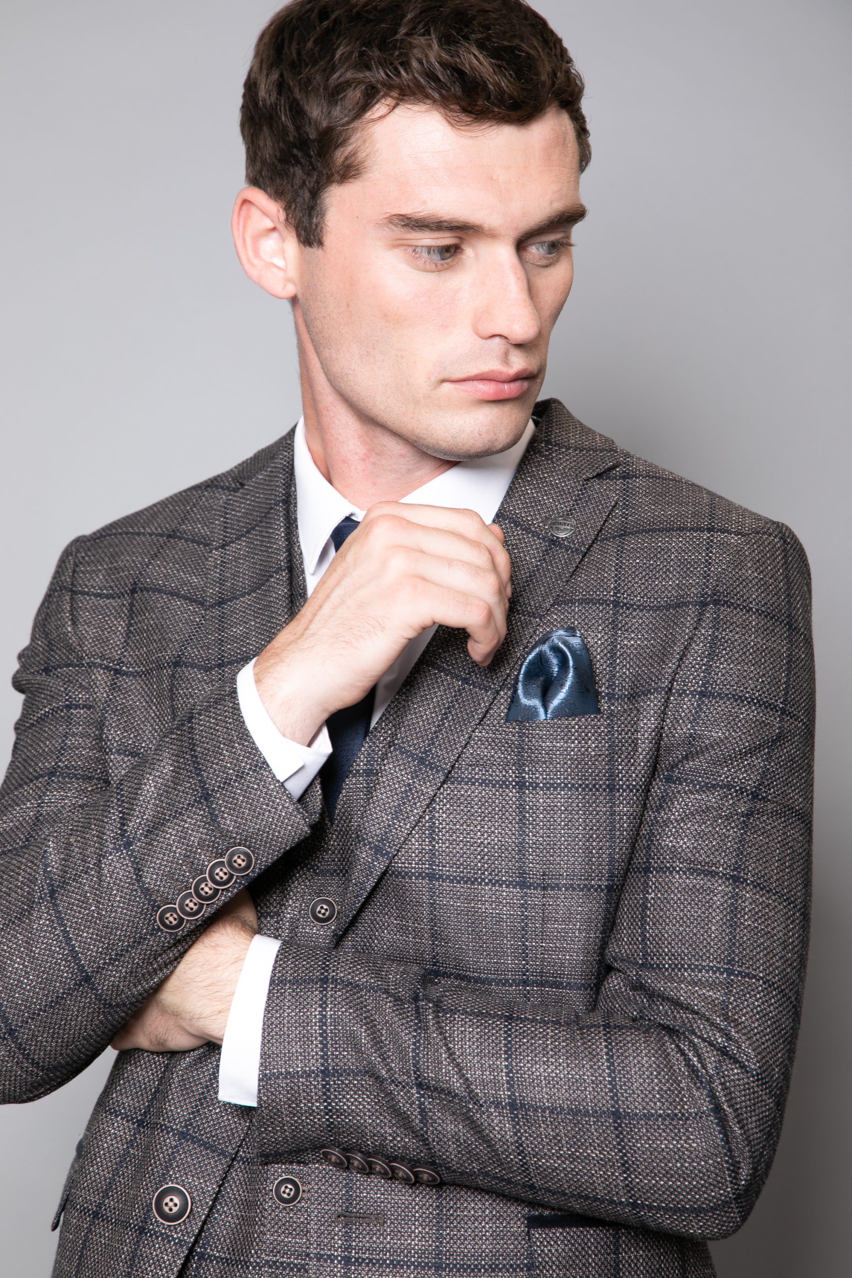 Men's Nines Check Brown 3 Piece Suit Slim Fit - Image 6